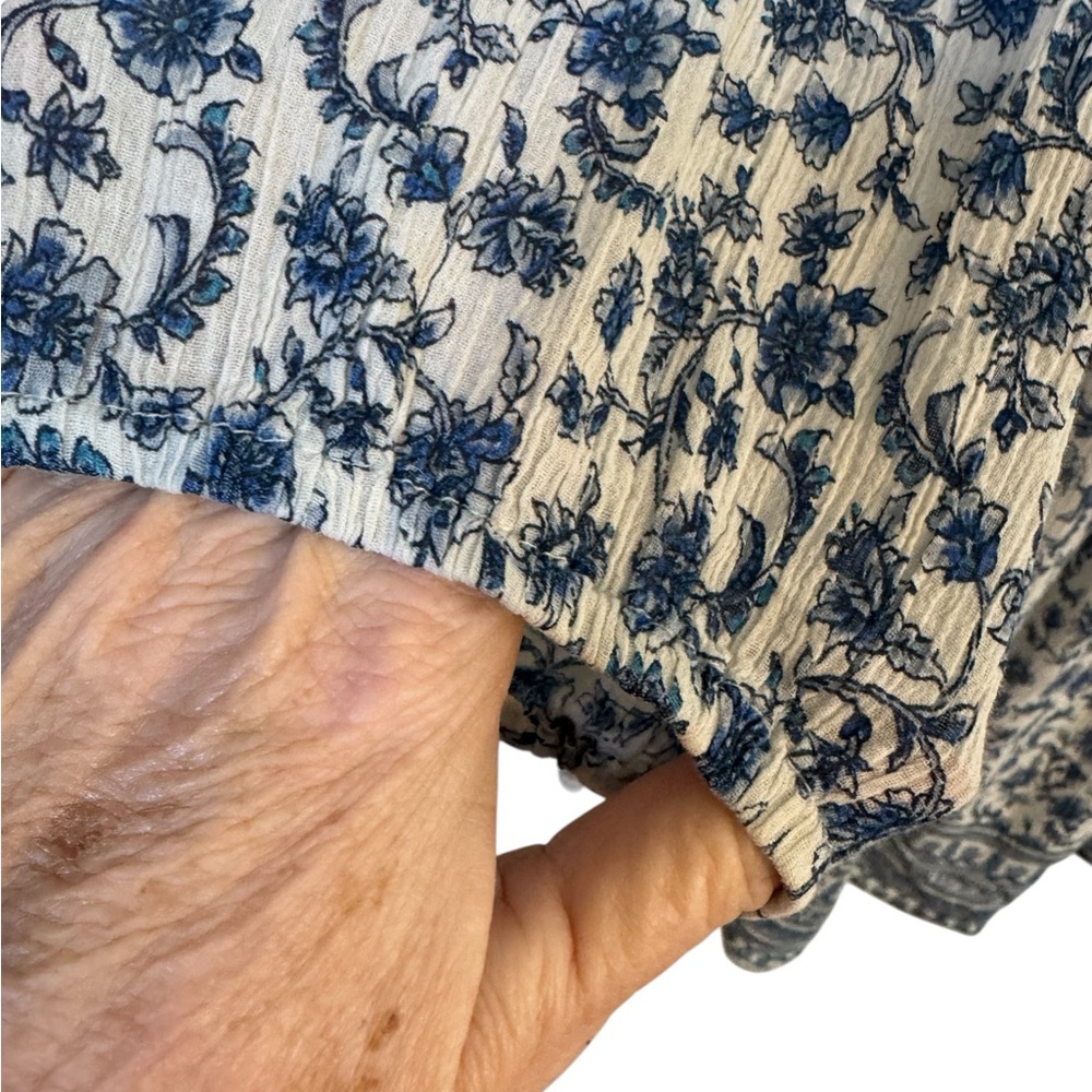 Chaps White and Blue Floral Boho Peasant Top   PLUS: 3X       #L - Picture 4 of 9